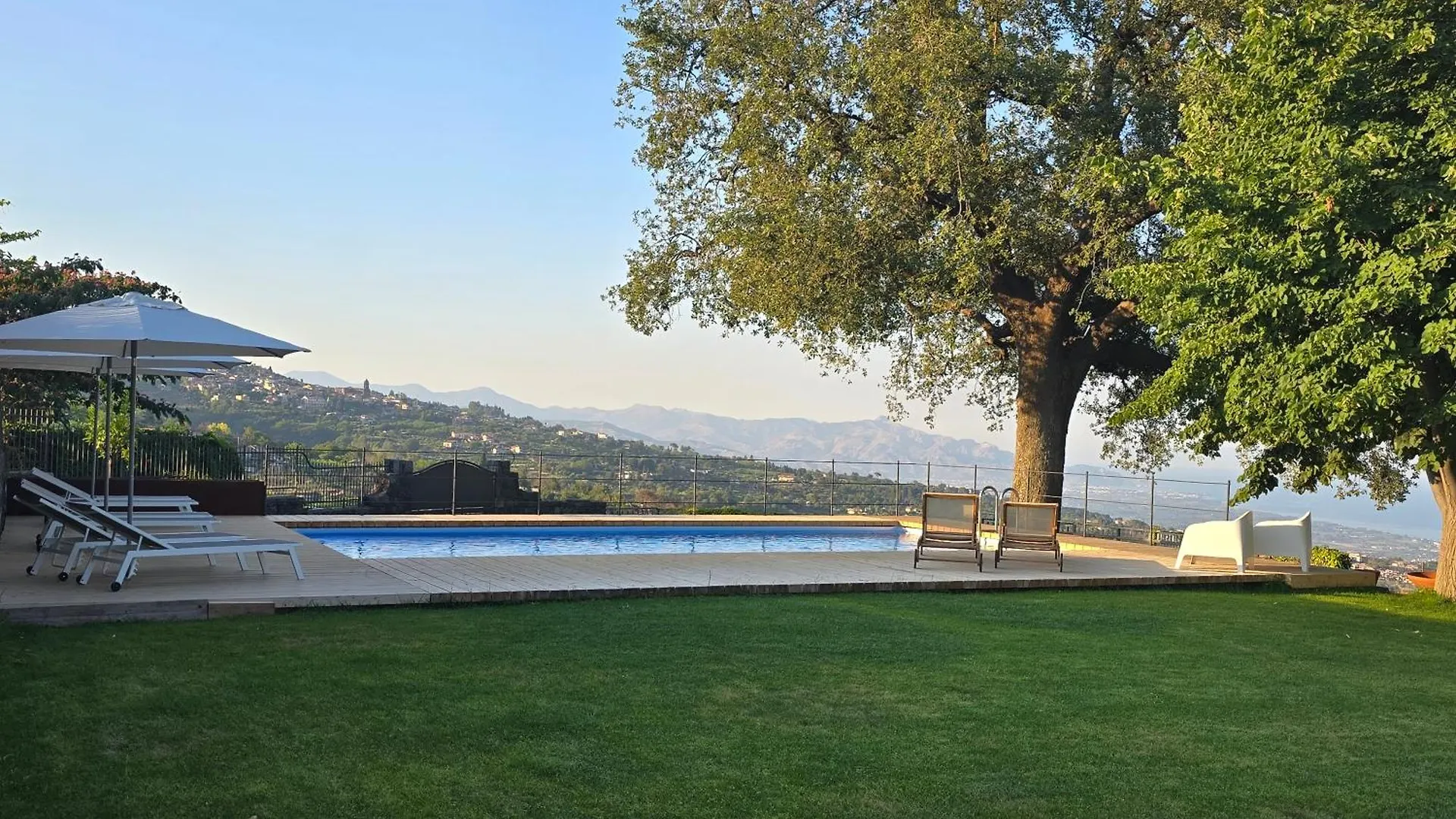 Contrada Salice Hotel Milo Guest house