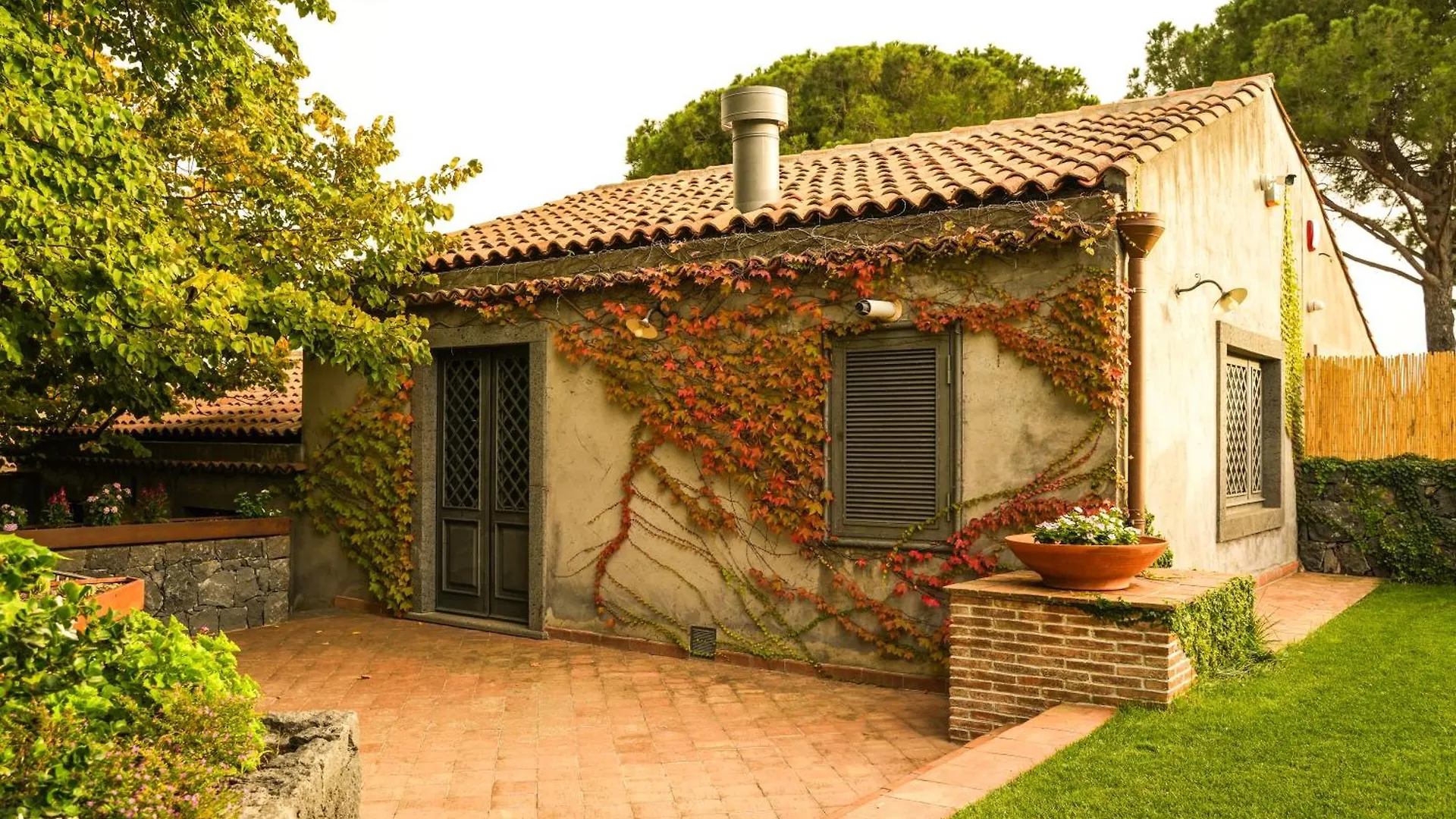 Contrada Salice Hotel Milo 0*,  Italy